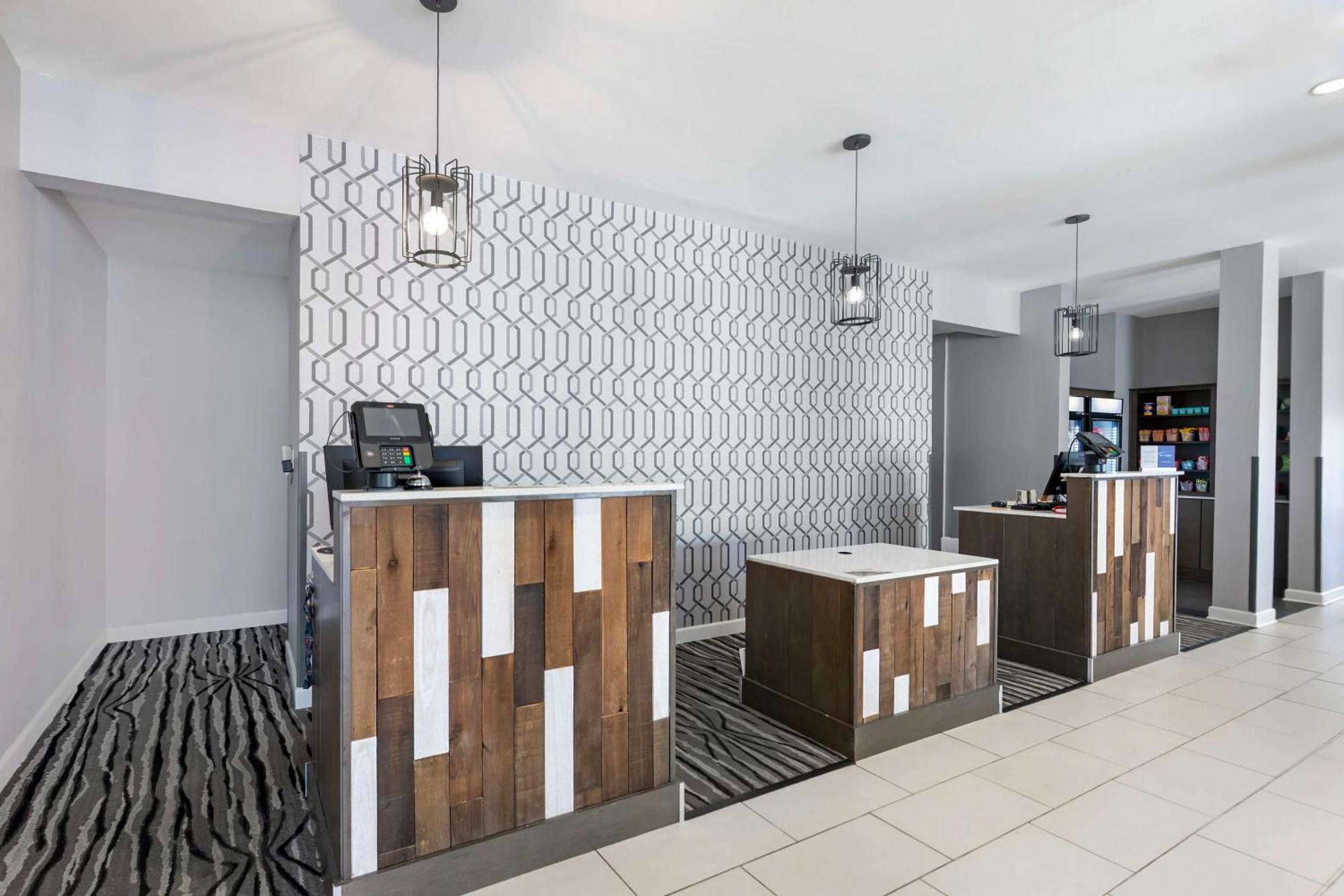 Best Western Plus Executive Residency Marion Bagian luar foto